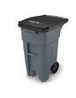 CONTENEDOR BOTE DE BASURA ROLLOUT® STEP- ON, 65 GAL